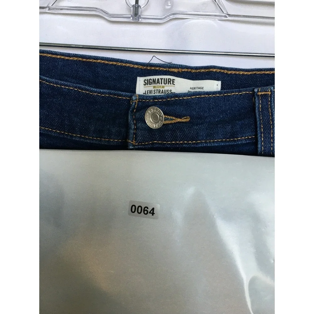Signature by Levi Strauss Heritage Boyfriend Jeans Dark Wash Denim 14 W32 58996